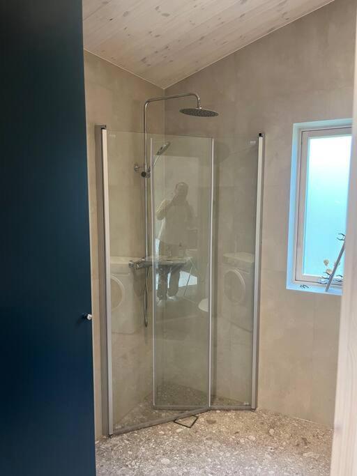 Mysigt Attefallshus Med Naerhet Till Stad Och Hav Gotemburgo Exterior foto